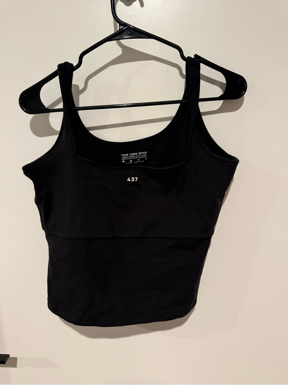 437 Black Scoop Neck Women's Tank Top